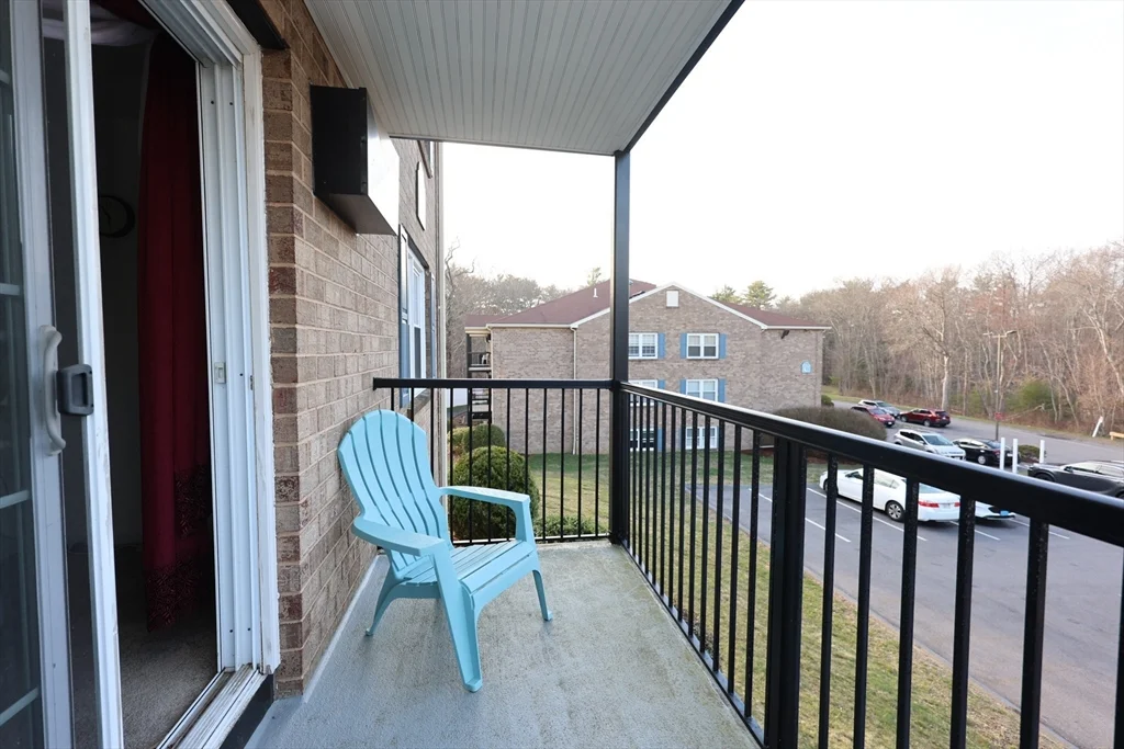 2 bed, 2 bath apartment for rent at 610 S Franklin St Unit B202, Holbrook — photo 2 of 17