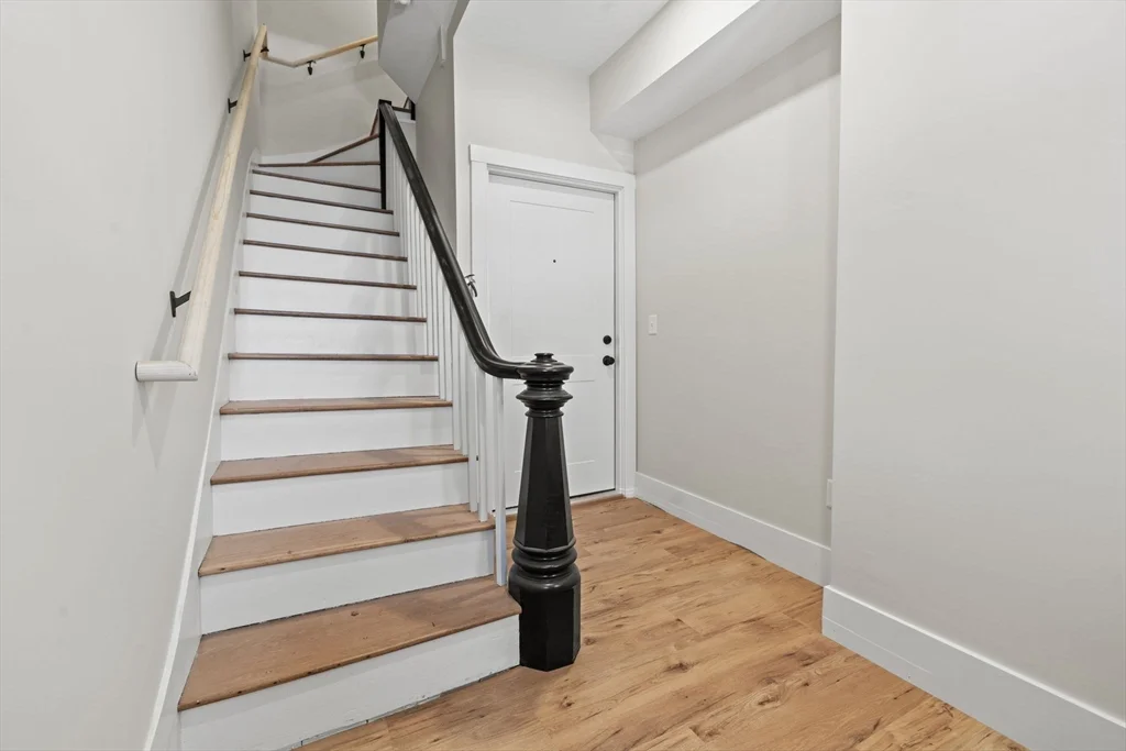 1 bed, 1 bath apartment for rent at 611 E Seventh Unit 1, South Boston — photo 18 of 22