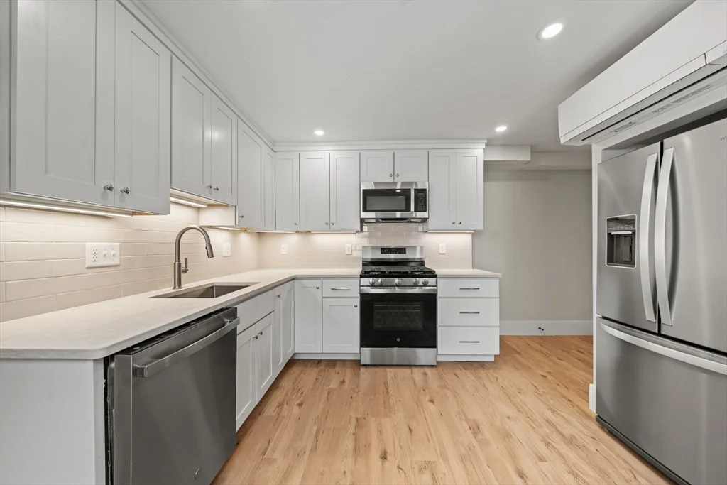 1 bed, 1 bath apartment for rent at 611 E Seventh Unit 1, South Boston — photo 2 of 22