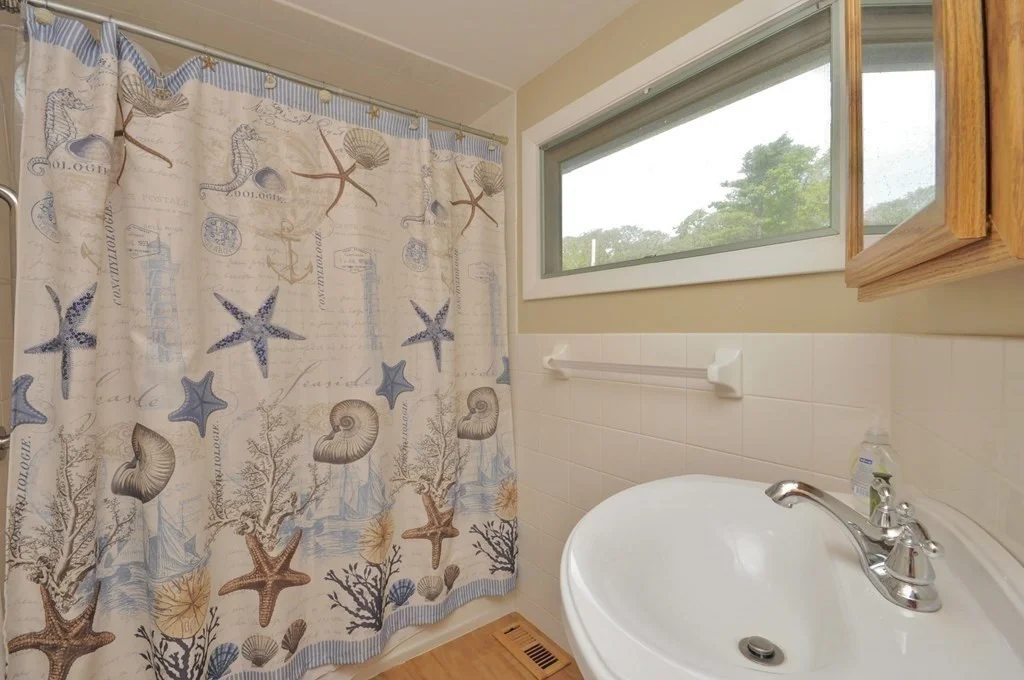 4 bed, 2 bath apartment for rent at 611 Head Of The Bay Rd Unit WINTER, Buzzards Bay — photo 14 of 29