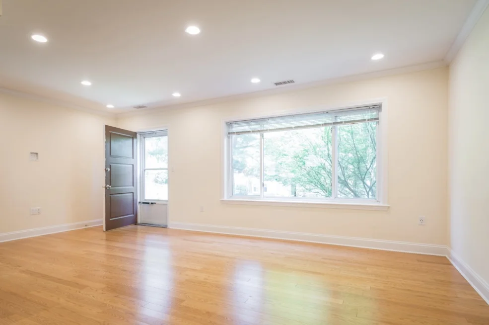 2 bed, 1 bath apartment for rent at 611 Vfw Pkwa Unit 1, Chestnut Hill — photo 1 of 4