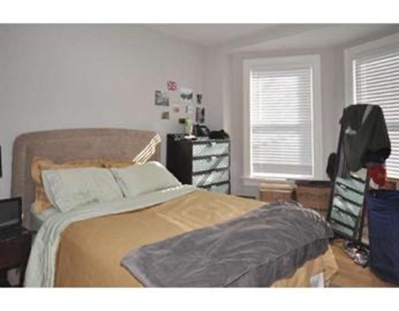 3 bed, 1 bath apartment for rent at 612 Columbus Ave Unit 3, South End — photo 5 of 8