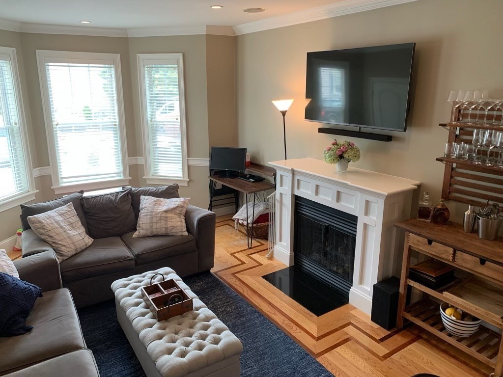 2 bed, 1 bath apartment for rent at 612 E 8th Unit 1, South Boston — photo 4 of 18