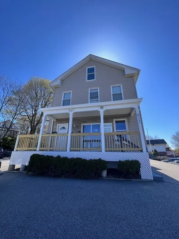 Studio bed, 1 bath apartment for rent at 612 Mill St Unit 3, WPI