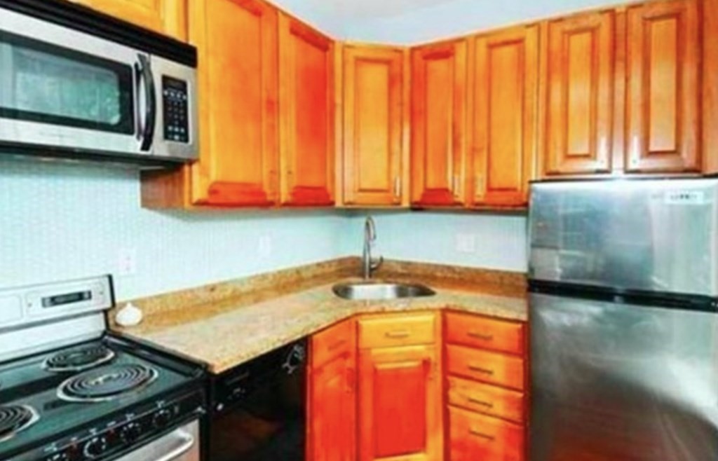 2 bed, 1 bath apartment for rent at 613 Dorchester Ave Unit 2, South Boston — photo 4 of 7