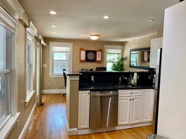 3 bed, 2 bath apartment for rent at 613 East 7th St Unit 1, South Boston — photo 6 of 20