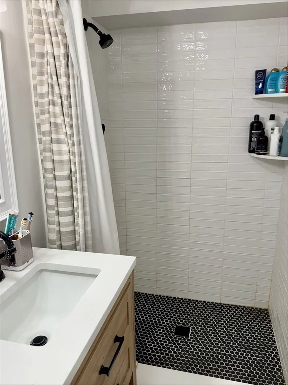 3 bed, 2 bath apartment for rent at 613 East 7th St Unit 1, South Boston — photo 7 of 20