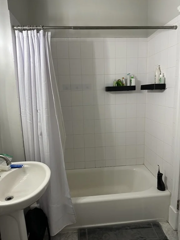 3 bed, 2 bath apartment for rent at 613 East 7th St Unit 1, South Boston — photo 16 of 20