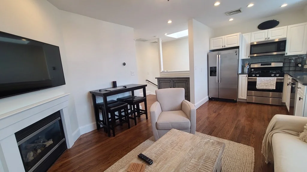 1 bed, 1 bath apartment for rent at 613 East 7th St Unit 3, South Boston