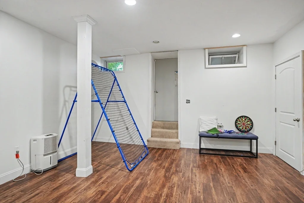 6 bed, 3 bath apartment for rent at 613 Pleasant St, Belmont — photo 25 of 27