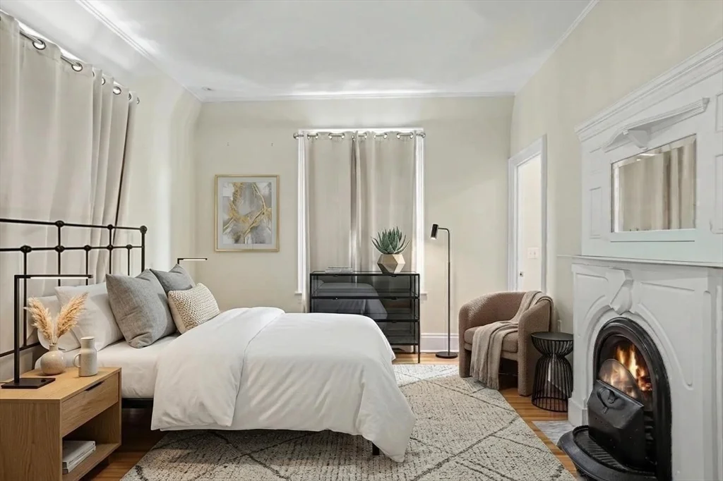 6 bed, 3 bath apartment for rent at 613 Pleasant St, Belmont — photo 17 of 27