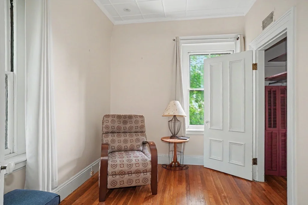 6 bed, 3 bath apartment for rent at 613 Pleasant St, Belmont — photo 19 of 27