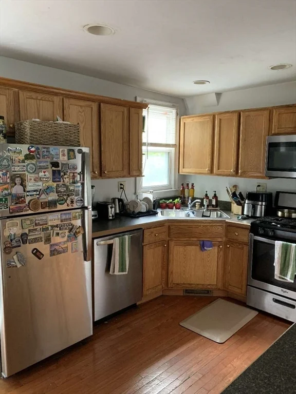 3 bed, 1 bath apartment for rent at 613 South St Unit 1, Quincy — photo 2 of 11