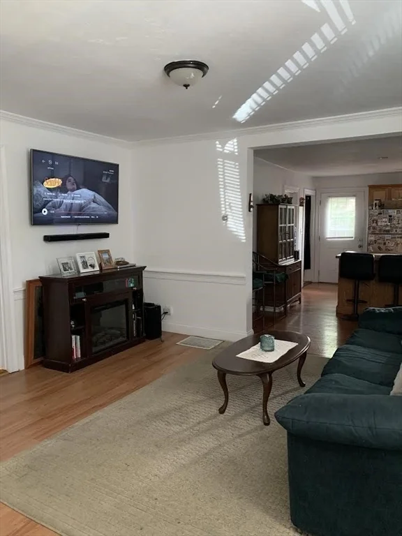 3 bed, 1 bath apartment for rent at 613 South St Unit 1, Quincy — photo 8 of 11