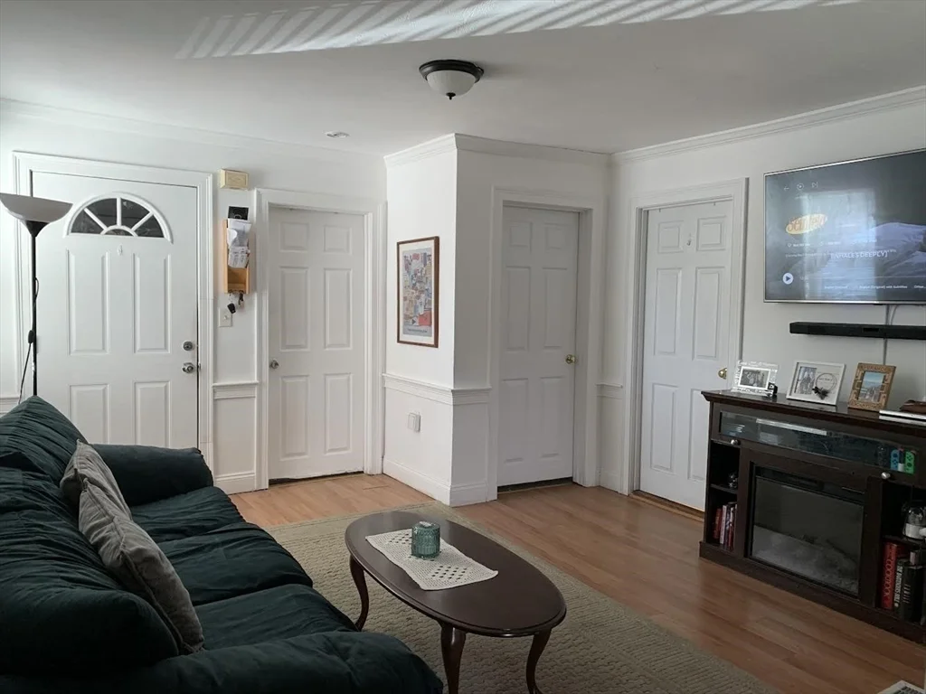 3 bed, 1 bath apartment for rent at 613 South St Unit 1, Quincy — photo 9 of 11