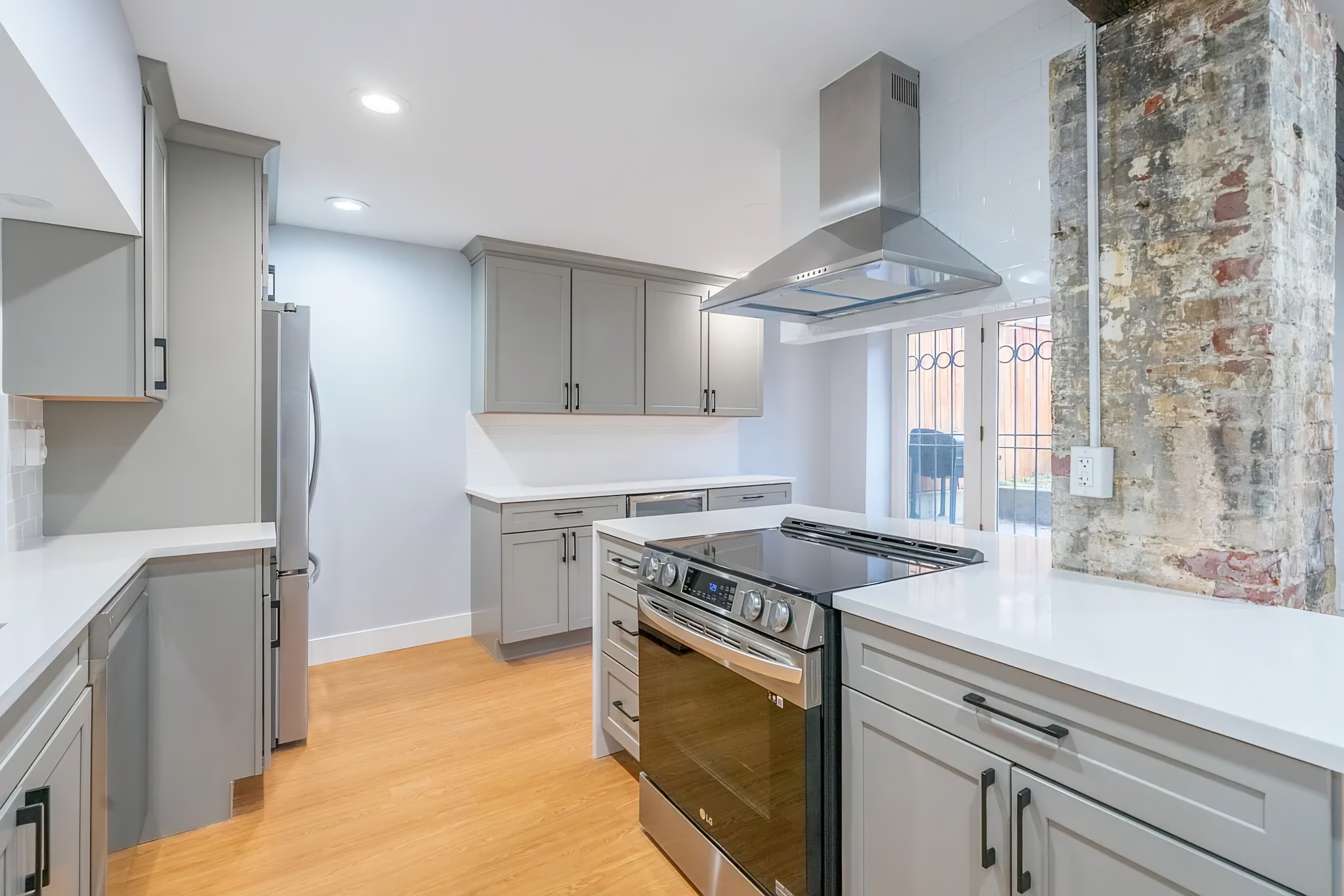 2 bed, 1 bath apartment for rent at 614 Columbus Ave Unit B2, Roxbury — photo 2 of 9