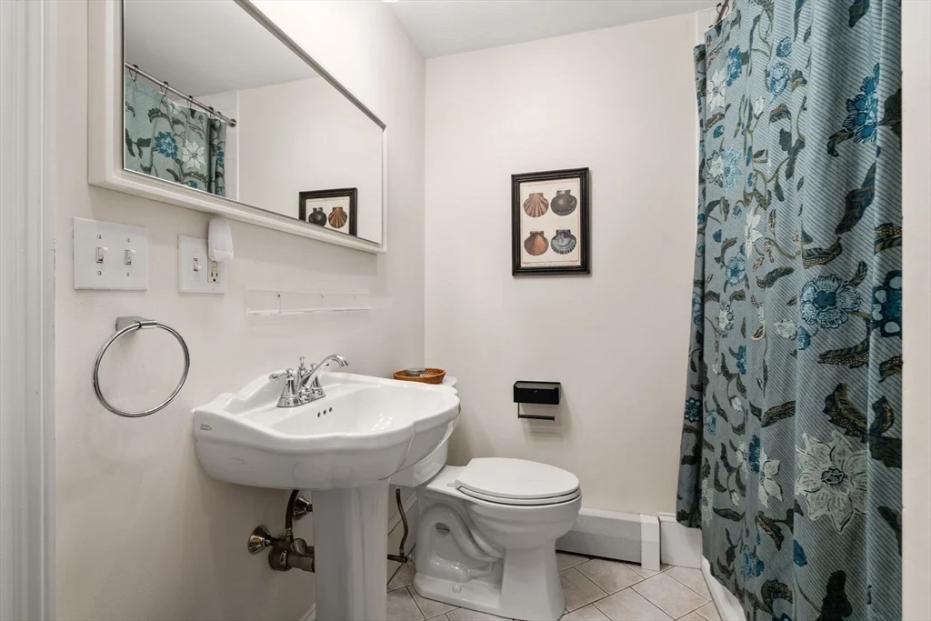 2 bed, 1 bath apartment for rent at 614 E 3rd St Unit 1, South Boston — photo 13 of 23