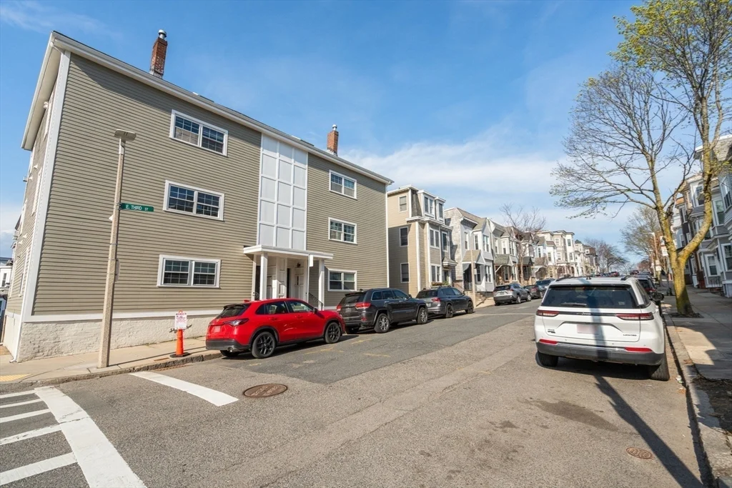 2 bed, 1 bath apartment for rent at 614 E 3rd St Unit 1, South Boston — photo 22 of 23