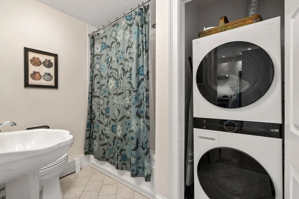 2 bed, 1 bath apartment for rent at 614 E 3rd St Unit 1, South Boston — photo 14 of 23