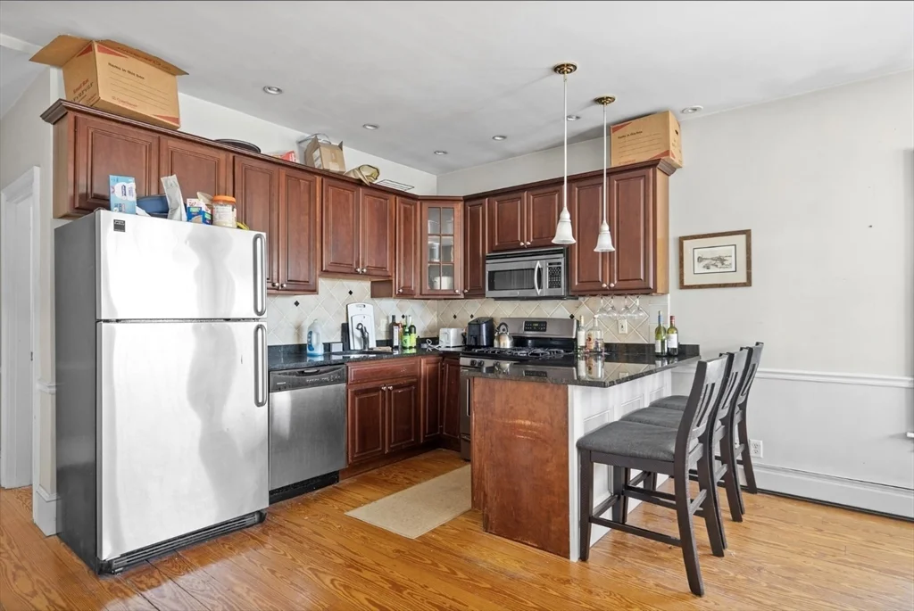 3 bed, 2 bath apartment for rent at 614 E 3rd Unit 3, South Boston — photo 5 of 12
