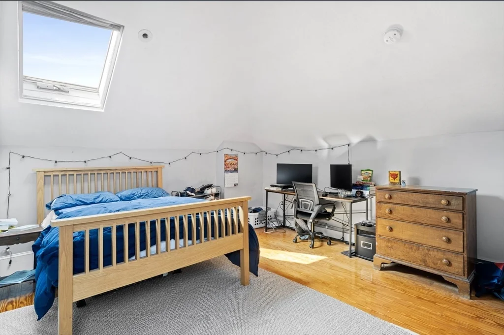 3 bed, 2 bath apartment for rent at 614 E 3rd Unit 3, South Boston — photo 6 of 12