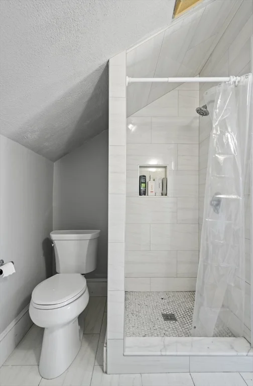 3 bed, 2 bath apartment for rent at 614 E 3rd Unit 3, South Boston — photo 9 of 12