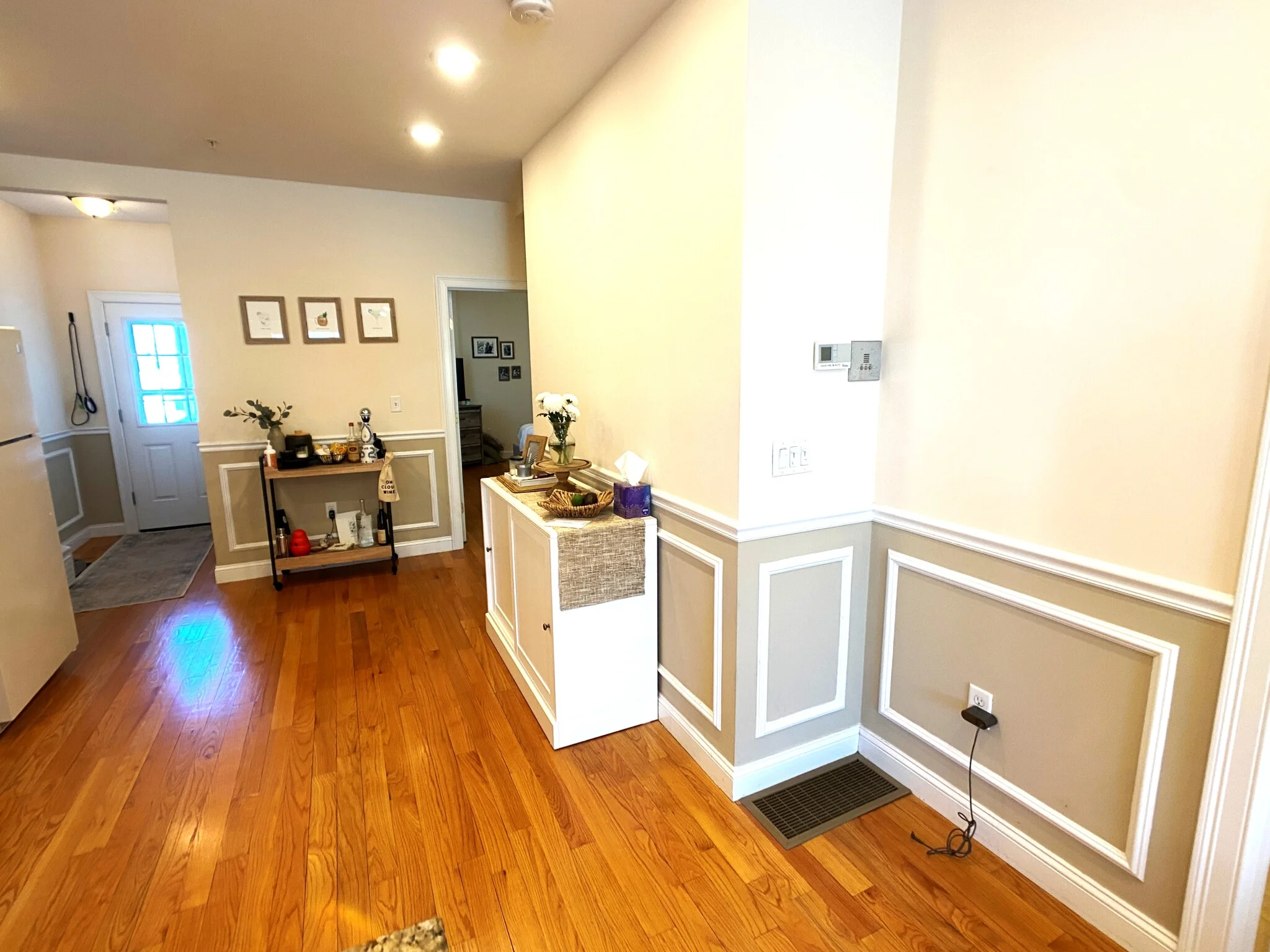 2.5 bed, 2 bath apartment for rent at 614 Main St Unit 1, Medford — photo 5 of 19