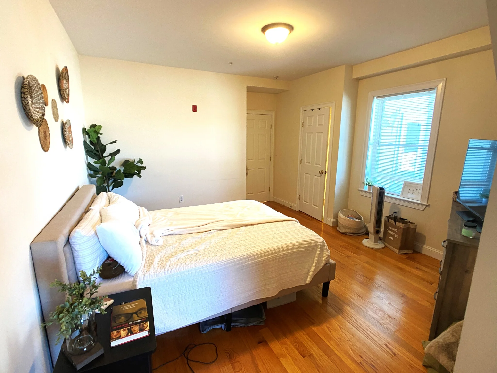 2.5 bed, 2 bath apartment for rent at 614 Main St Unit 1, Medford — photo 11 of 19