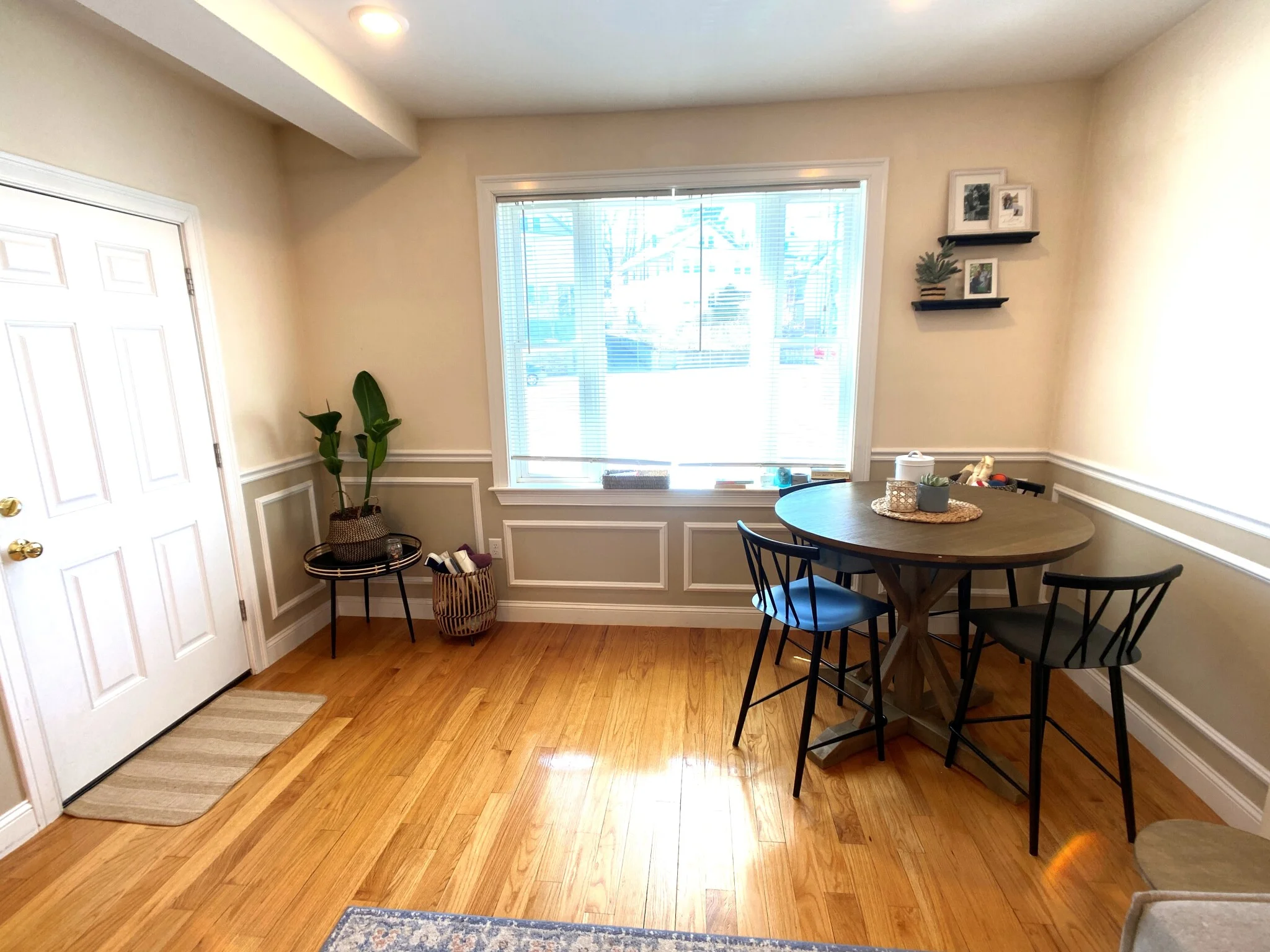 2.5 bed, 2 bath apartment for rent at 614 Main St Unit 1, Medford — photo 4 of 19