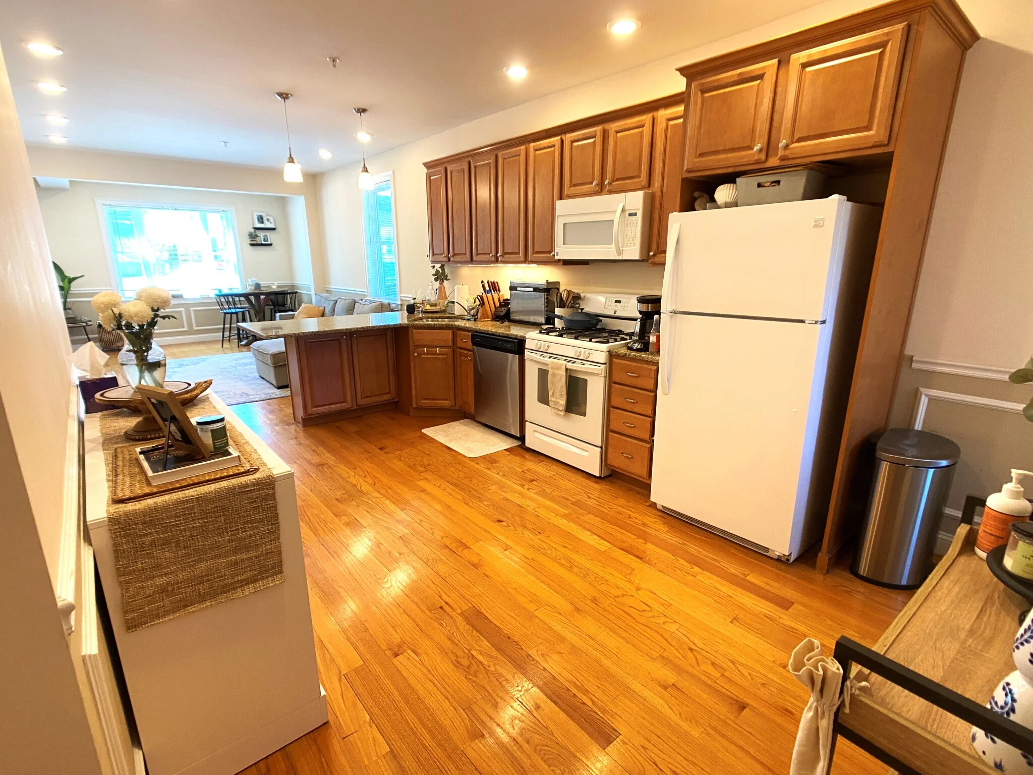 2.5 bed, 2 bath apartment for rent at 614 Main St Unit 1, Medford — photo 15 of 19
