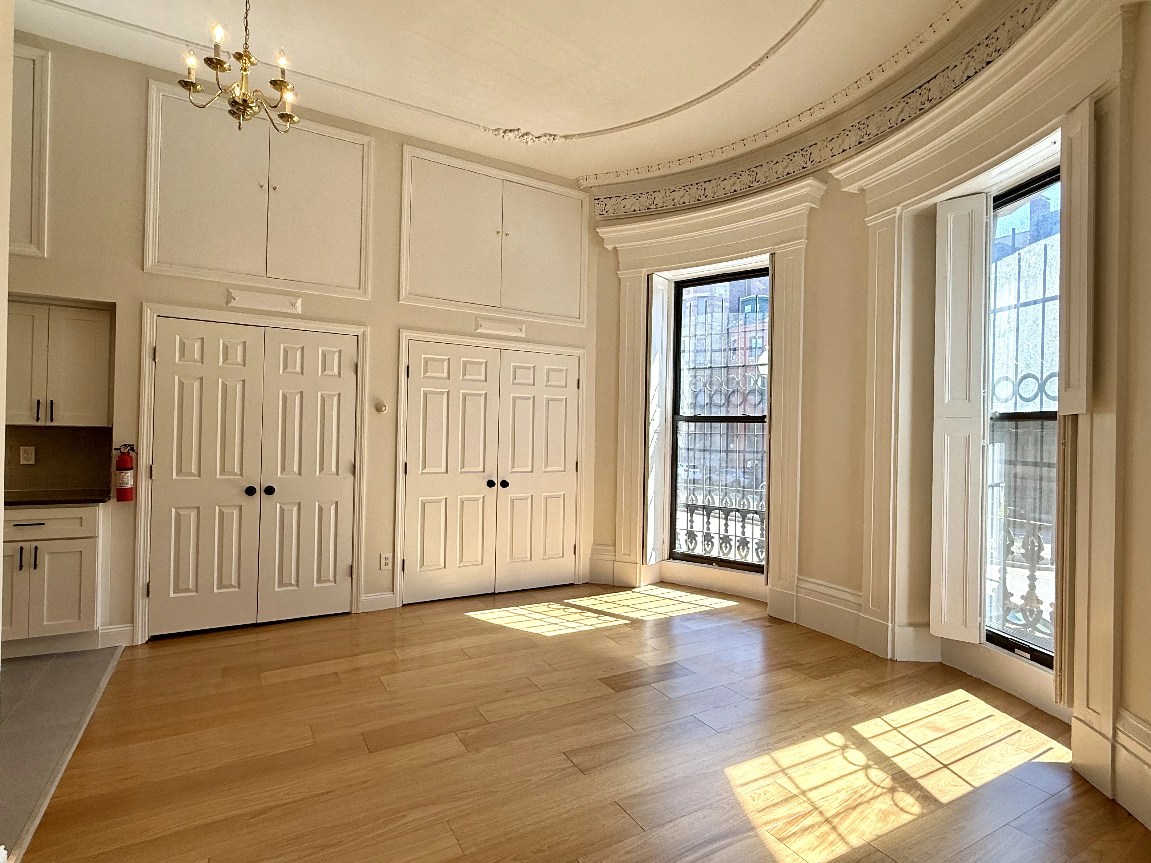 Studio bed, 1 bath apartment for rent at 614 Massachusetts Ave Unit 14A, South End — photo 2 of 11