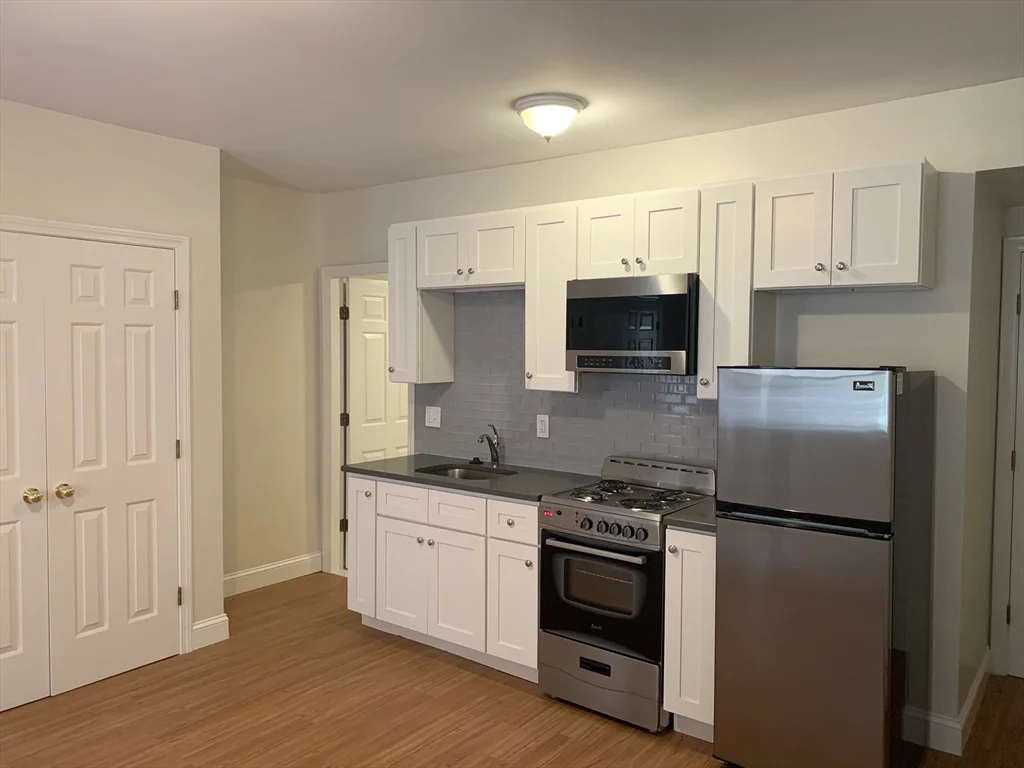 Studio bed, 1 bath apartment for rent at 614 Massachusetts Ave Unit 2, South End — photo 1 of 3