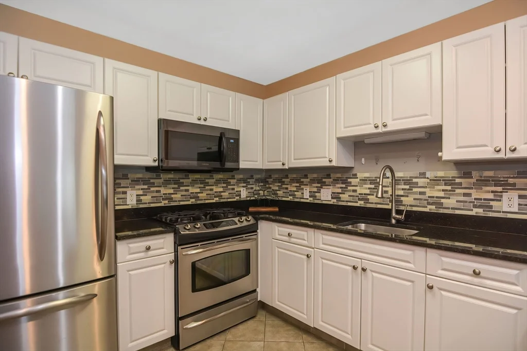 2 bed, 2 bath apartment for rent at 614 Pond St Unit 1110, Braintree