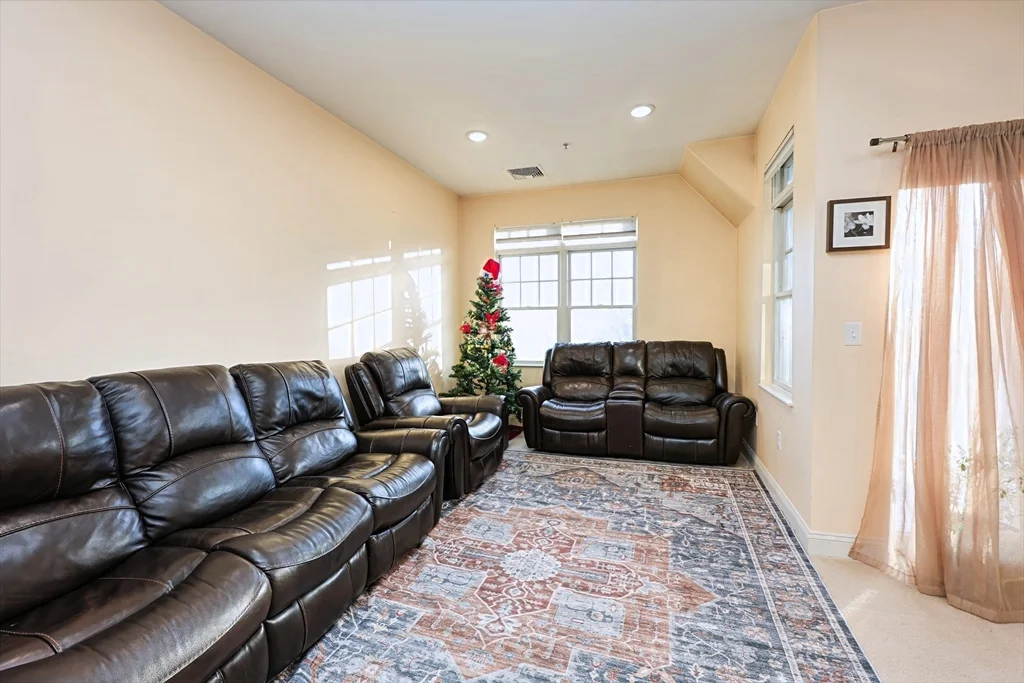 2 bed, 2 bath apartment for rent at 614 Pond St Unit 1411, Braintree — photo 3 of 22