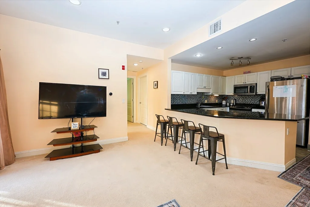 2 bed, 2 bath apartment for rent at 614 Pond St Unit 1411, Braintree — photo 2 of 22