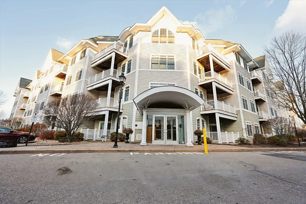 2 bed, 2 bath apartment for rent at 614 Pond St Unit 1411, Braintree