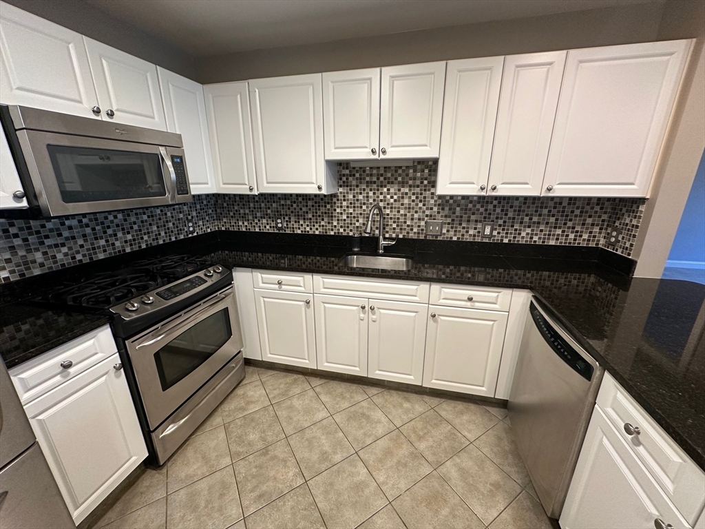 2 bed, 2 bath apartment for rent at 614 Pond St Unit 2102, Braintree — photo 2 of 18