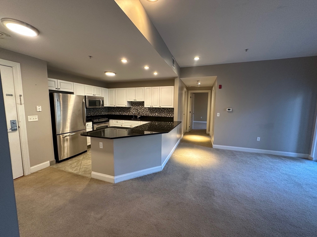 2 bed, 2 bath apartment for rent at 614 Pond St Unit 2102, Braintree