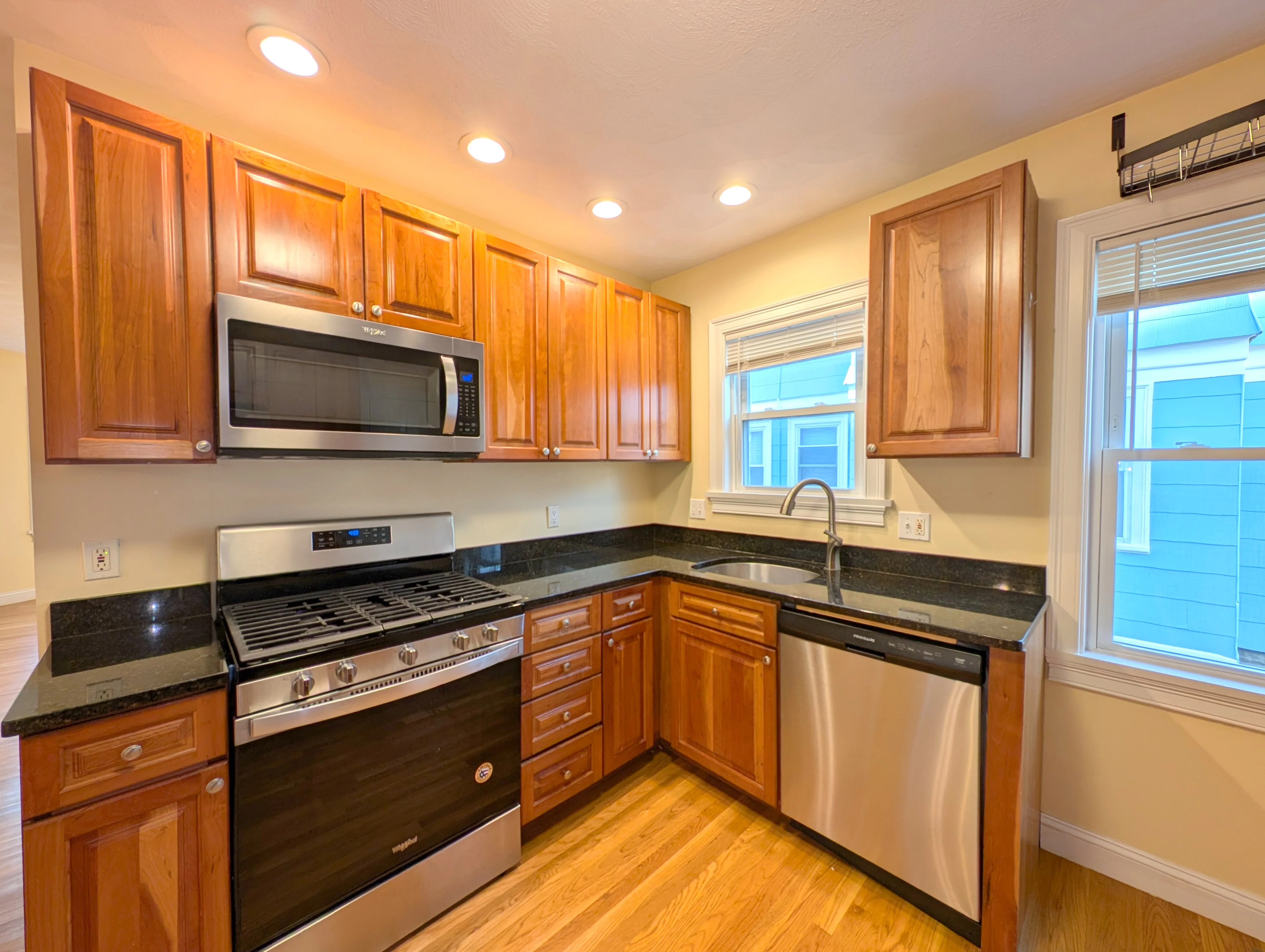 2.5 bed, 1 bath apartment for rent at 615 Boston Ave Unit 1, Medford — photo 1 of 17