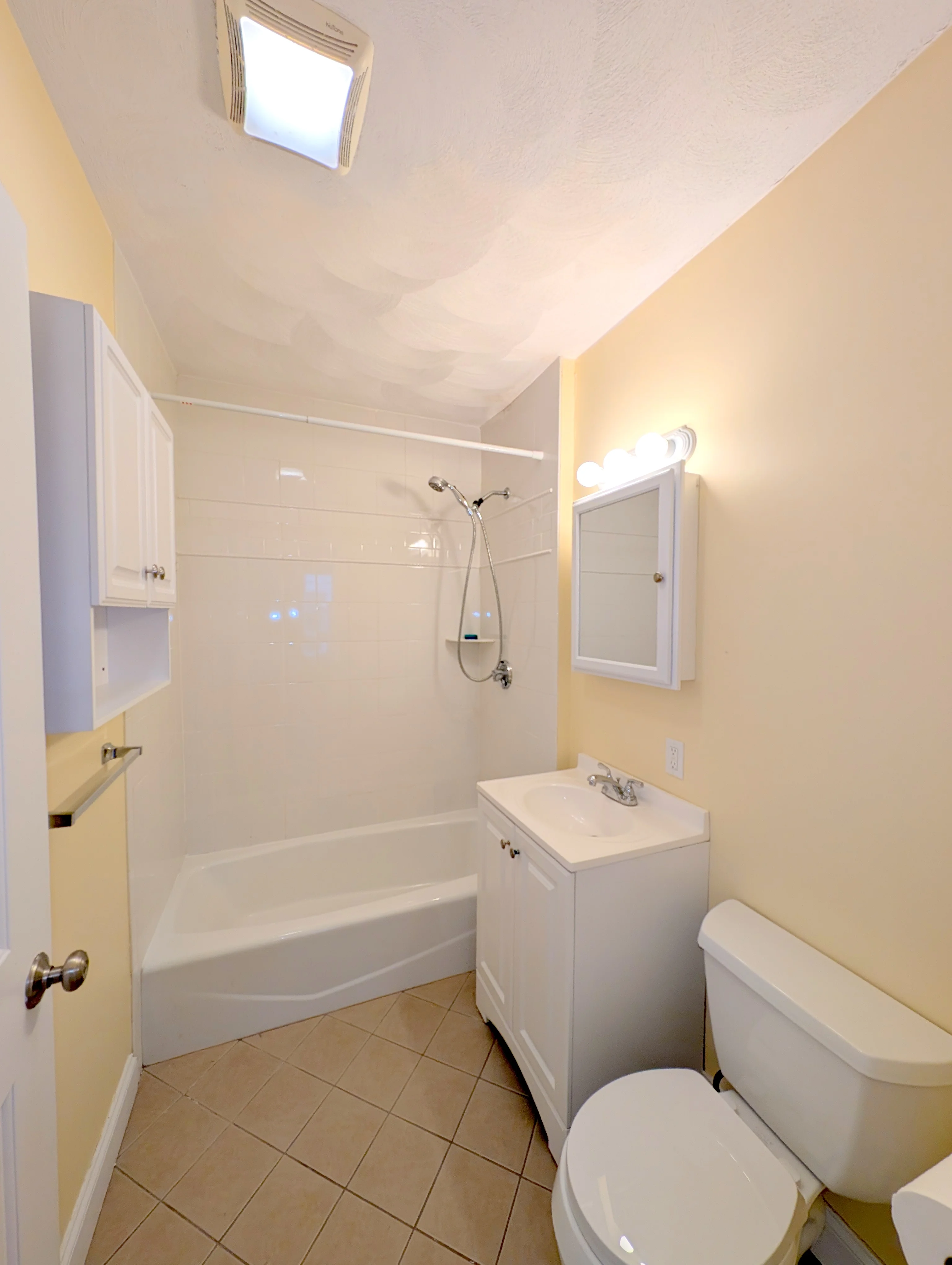 2.5 bed, 1 bath apartment for rent at 615 Boston Ave Unit 1, Medford — photo 9 of 17