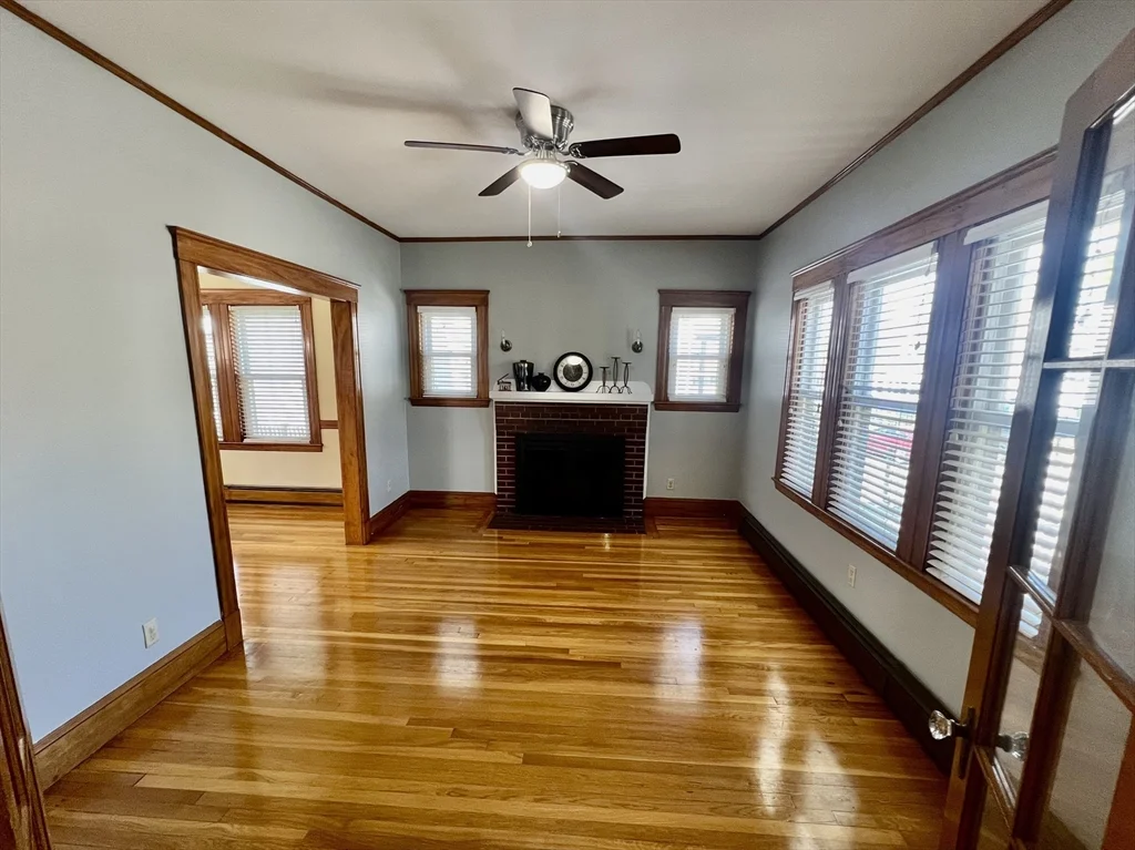 3 bed, 1 bath apartment for rent at 616 Adams St Unit 1, Quincy — photo 3 of 13
