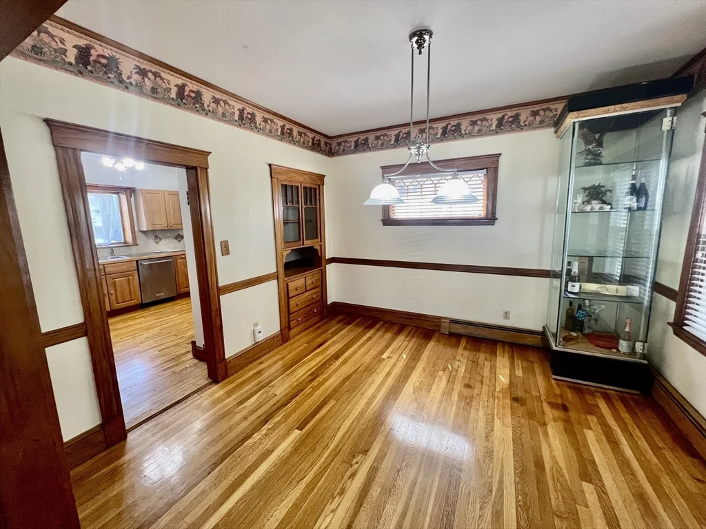 3 bed, 1 bath apartment for rent at 616 Adams St Unit 1, Quincy — photo 6 of 13