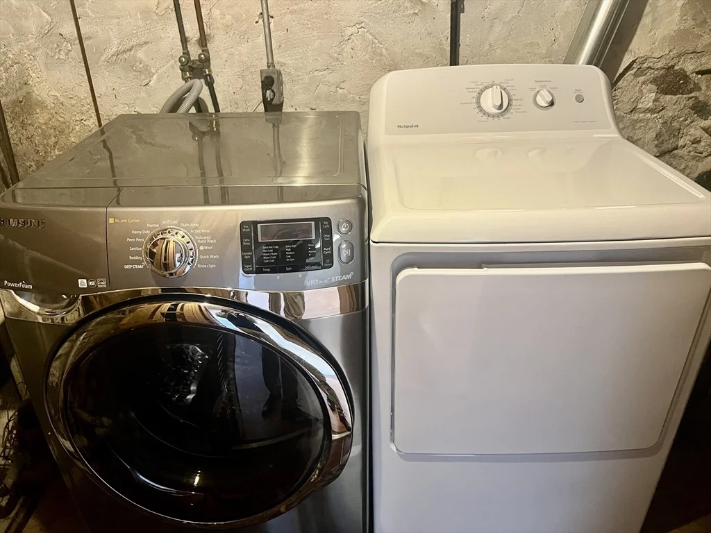 3 bed, 1 bath apartment for rent at 616 Adams St Unit 1, Quincy — photo 12 of 13
