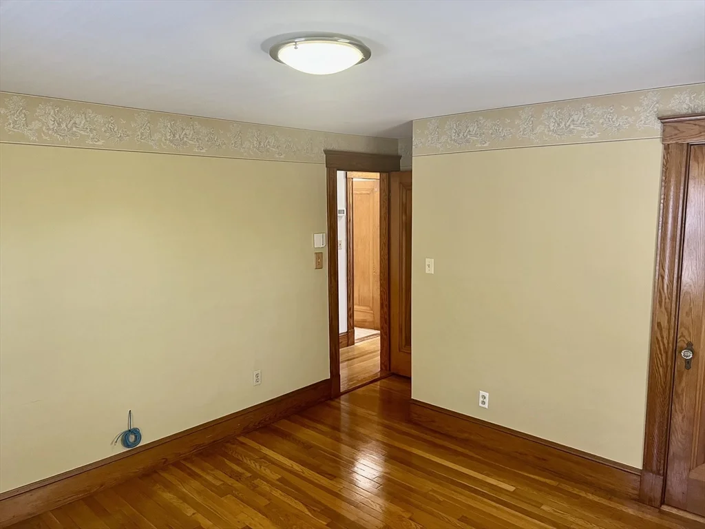 3 bed, 1 bath apartment for rent at 616 Adams St Unit 1, Quincy — photo 7 of 13