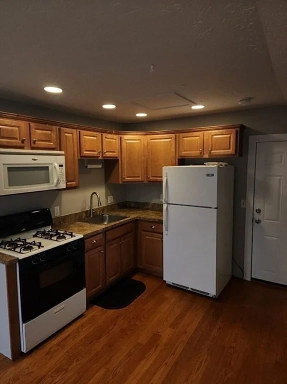 1 bed, 1 bath apartment for rent at 616 Bedford St Unit 4, East Bridgewater — photo 6 of 19