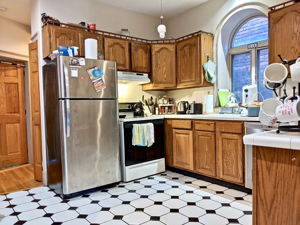 4 bed, 1 bath apartment for rent at 616 Columbus Ave Unit 7, Roxbury — photo 12 of 25