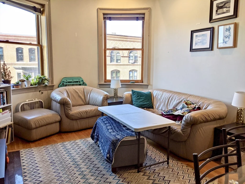 4 bed, 1 bath apartment for rent at 616 Columbus Ave Unit 7, Roxbury — photo 6 of 25