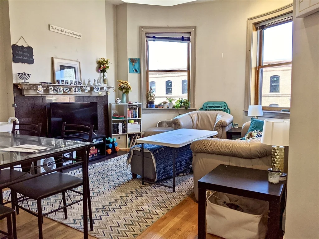 4 bed, 1 bath apartment for rent at 616 Columbus Ave Unit 7, Roxbury — photo 5 of 25