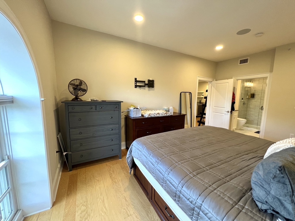 2 bed, 2 bath apartment for rent at 616 East 4th St Unit 305, South Boston — photo 8 of 14