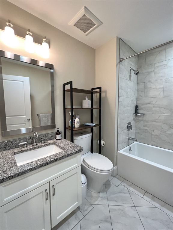 2 bed, 2 bath apartment for rent at 616 East 4th St Unit 305, South Boston — photo 13 of 14